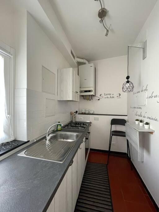 La Casa Del Mare Apartment Savona Ngoại thất bức ảnh