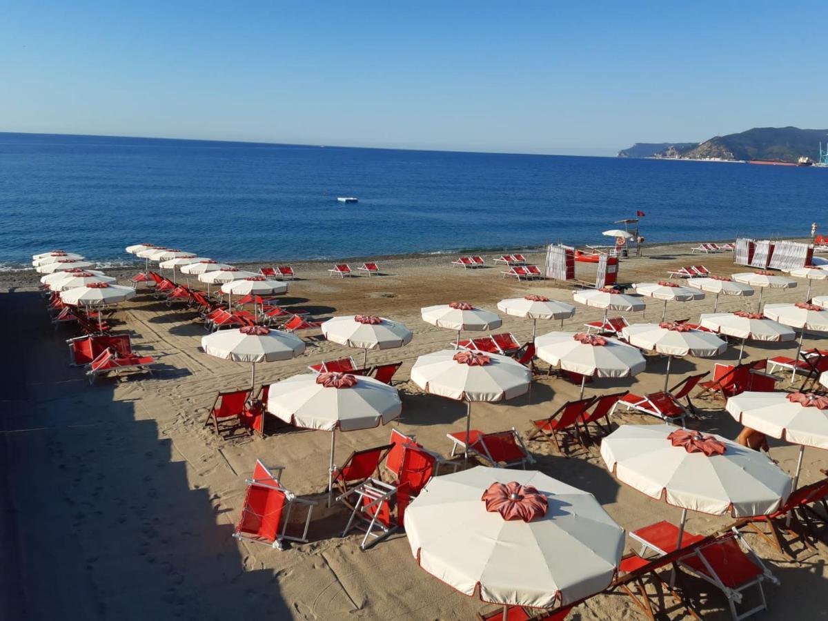 La Casa Del Mare Apartment Savona Ngoại thất bức ảnh